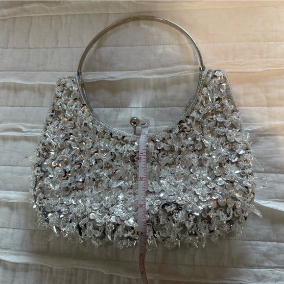 NWOT Silver Sequined Clear Jeweled Clutch Bag PLUS Storage Box - Picture 5 of 11